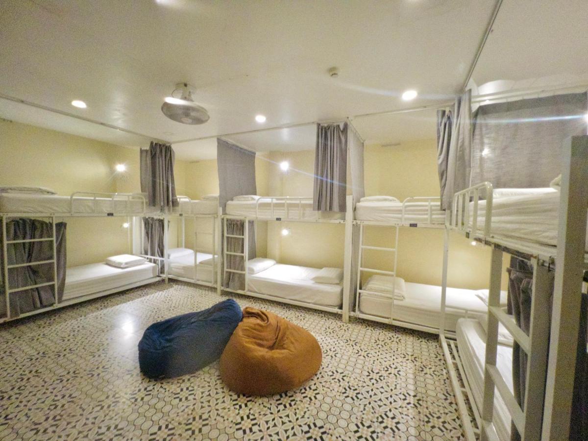 Vy Da Backpacker Hostel Хошимин Экстерьер фото