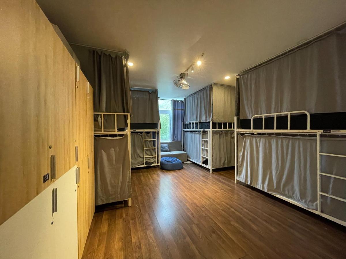 Vy Da Backpacker Hostel Хошимин Экстерьер фото