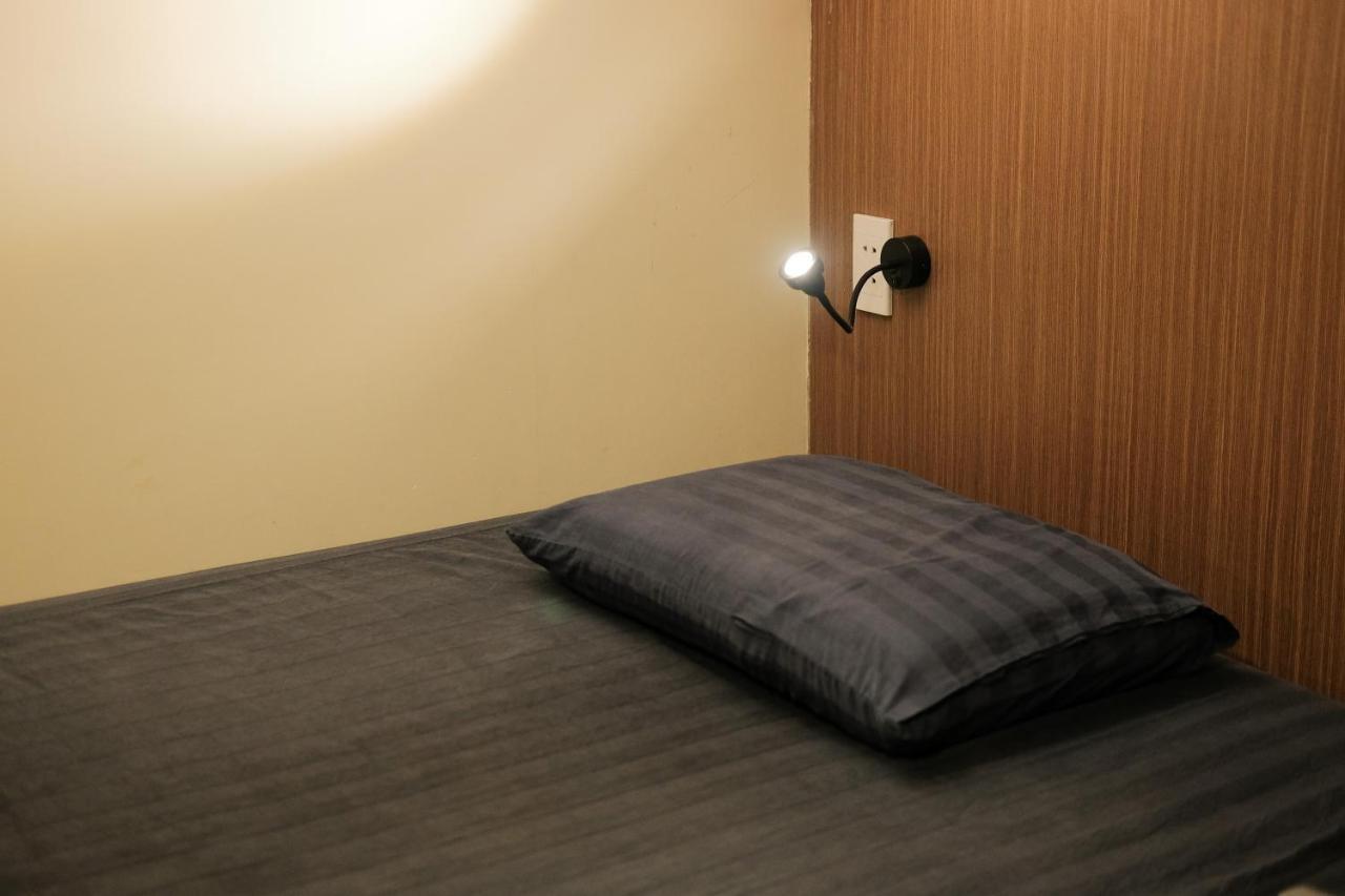 Vy Da Backpacker Hostel Хошимин Экстерьер фото