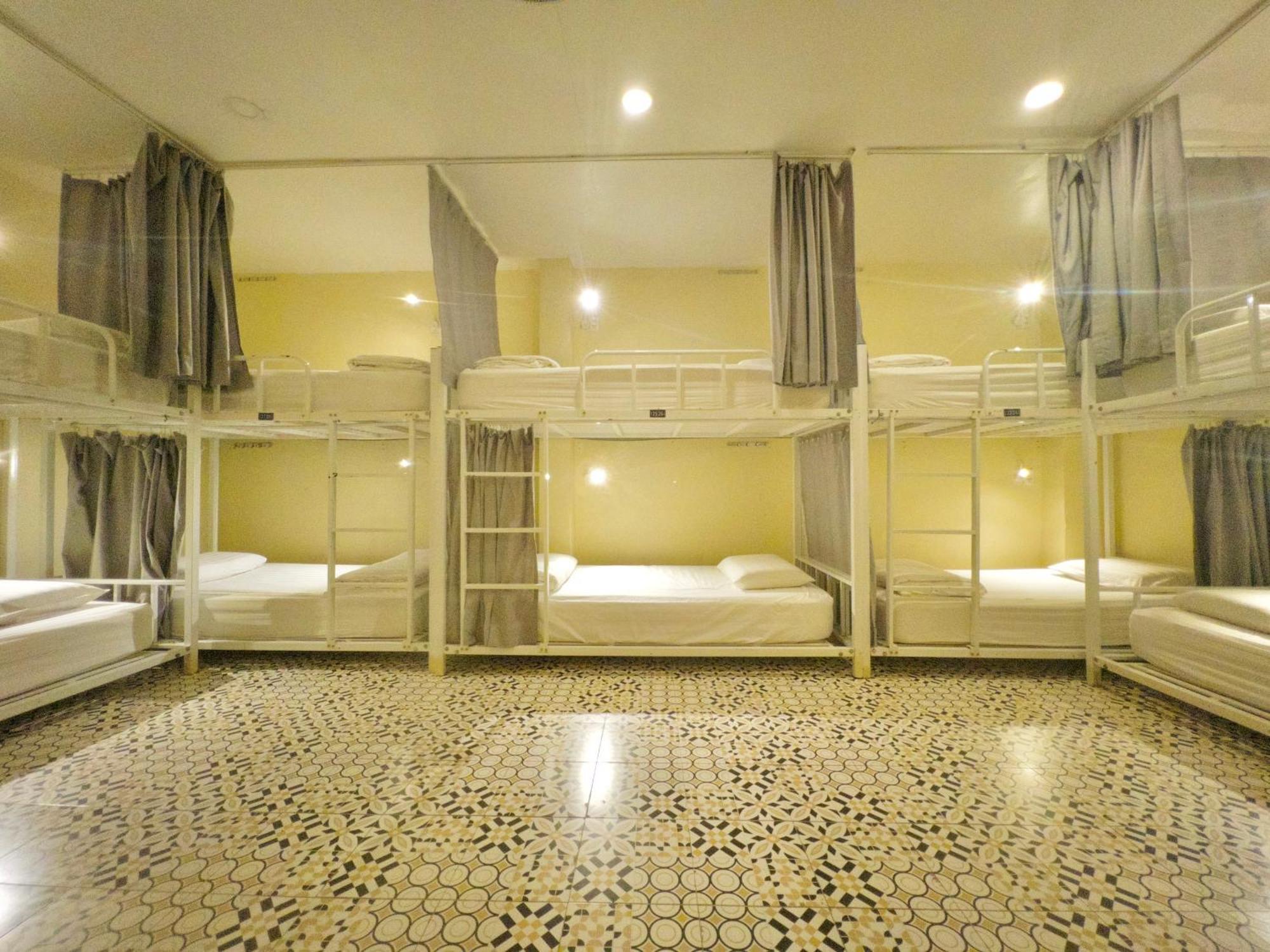 Vy Da Backpacker Hostel Хошимин Экстерьер фото