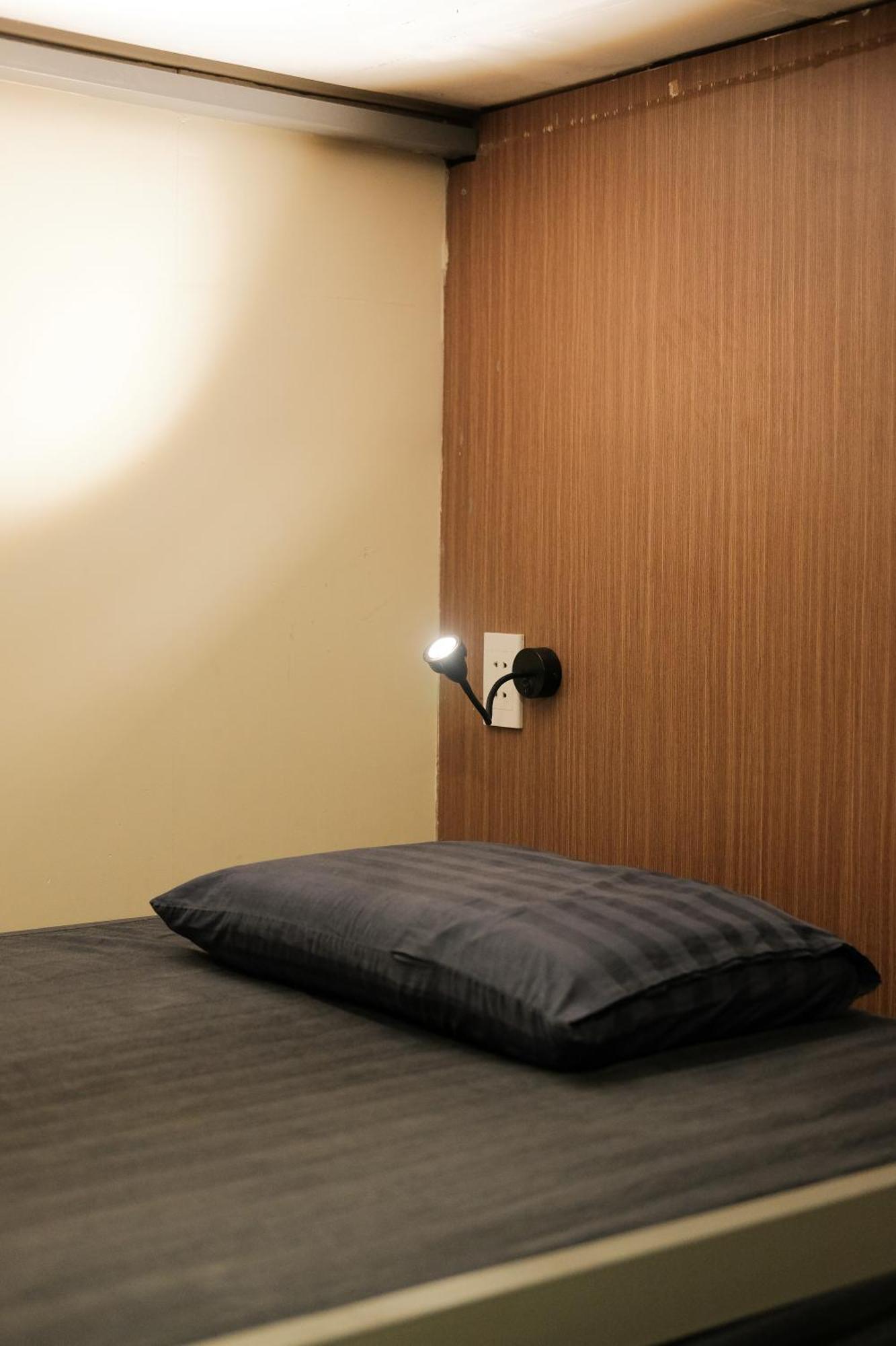 Vy Da Backpacker Hostel Хошимин Экстерьер фото