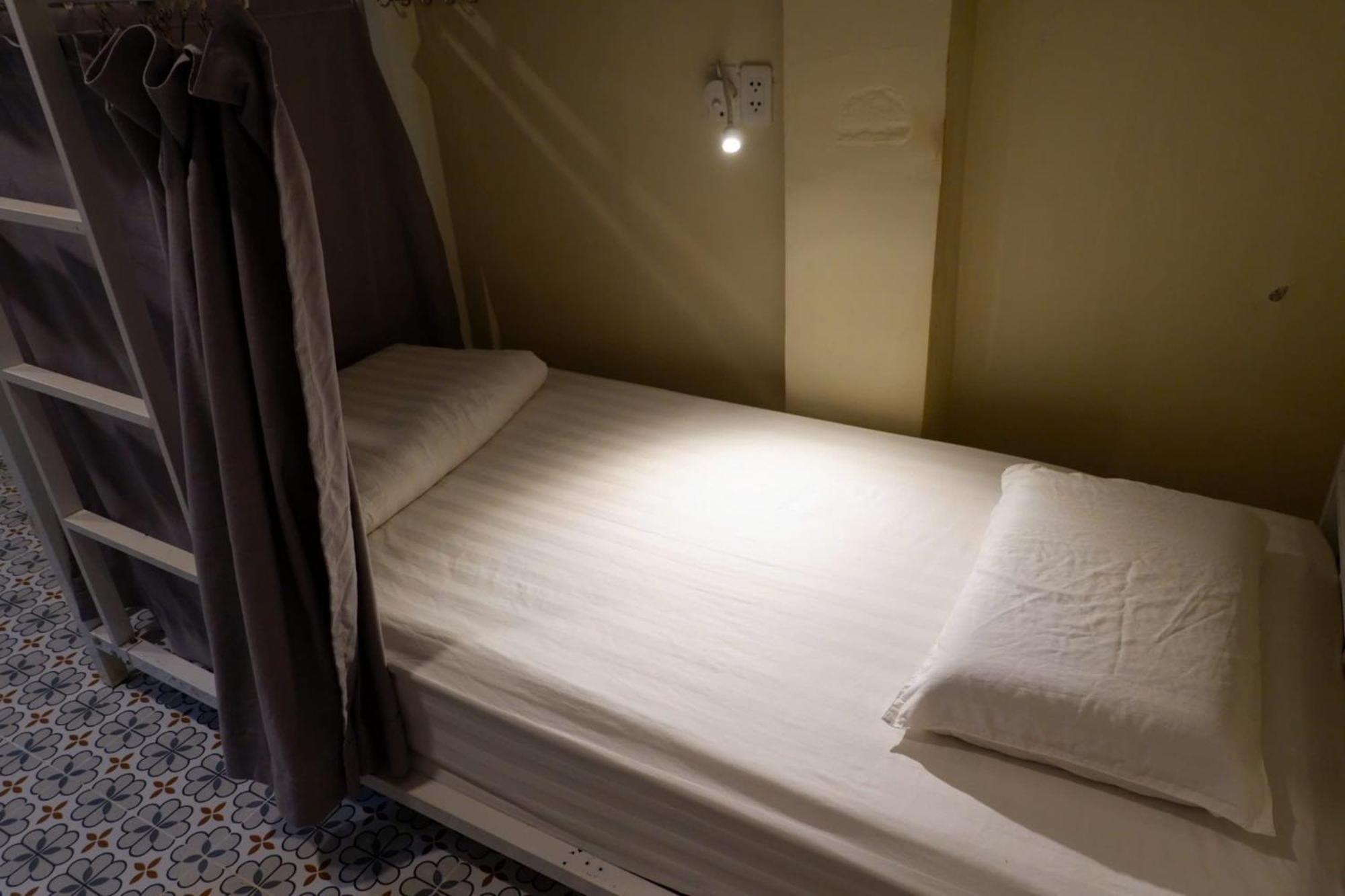 Vy Da Backpacker Hostel Хошимин Экстерьер фото